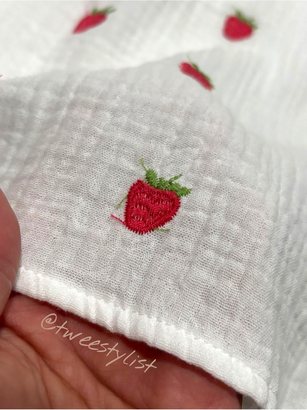 VOY Strawberry Embroidered Gauze Top Ivory Red Tassel Large - Picture 6 of 11